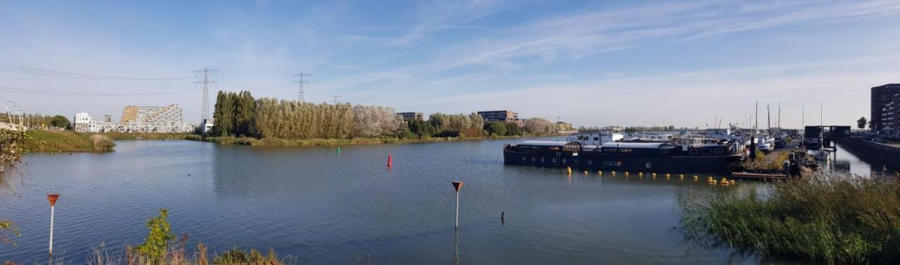 Bed and Breakfast Wheelhouse Euphrate Houseboat Diemerbrug Exteriér fotografie